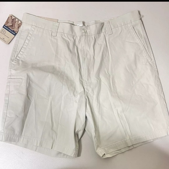 Dockers Other - NWT Dockers Washed Khaki Short Men's Size 40 Beige Side Cell Phone Pocket